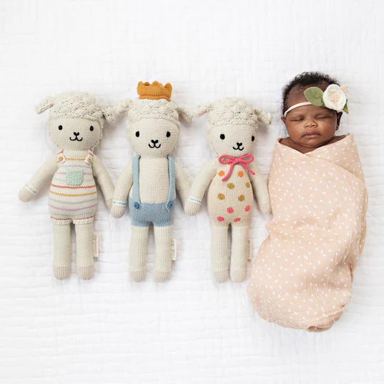 Cuddle and Kind Avery the Lamb